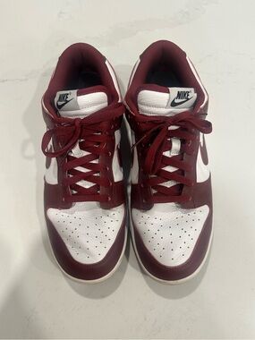 Nike Men's Low-Top Sneakers - White & Burgundy/Maroon